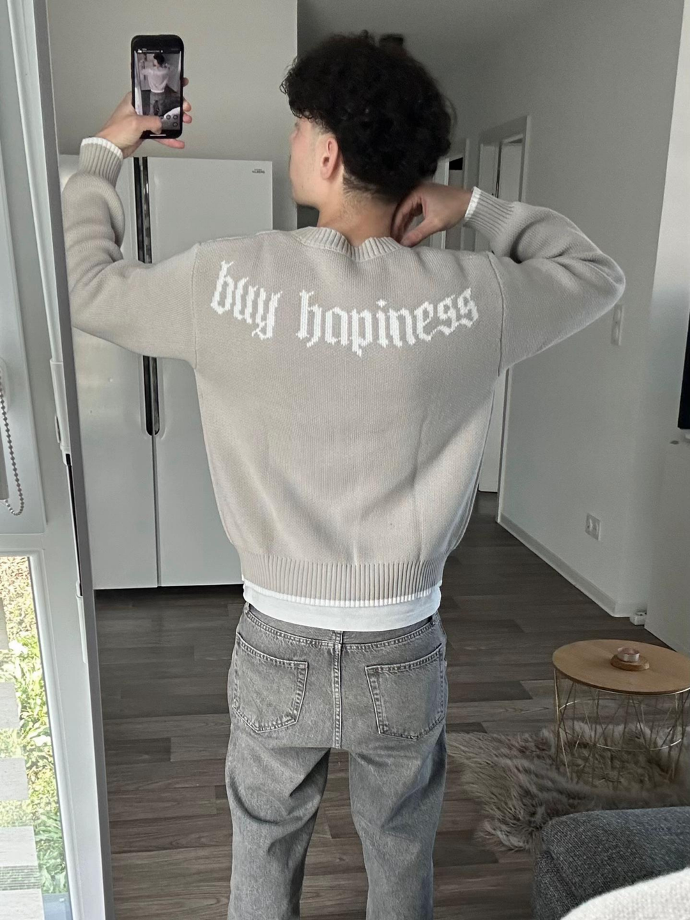 Buy Happiness Sueter